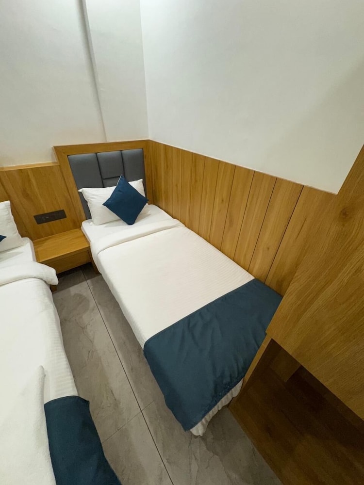 Hotel The Premier Dwarka