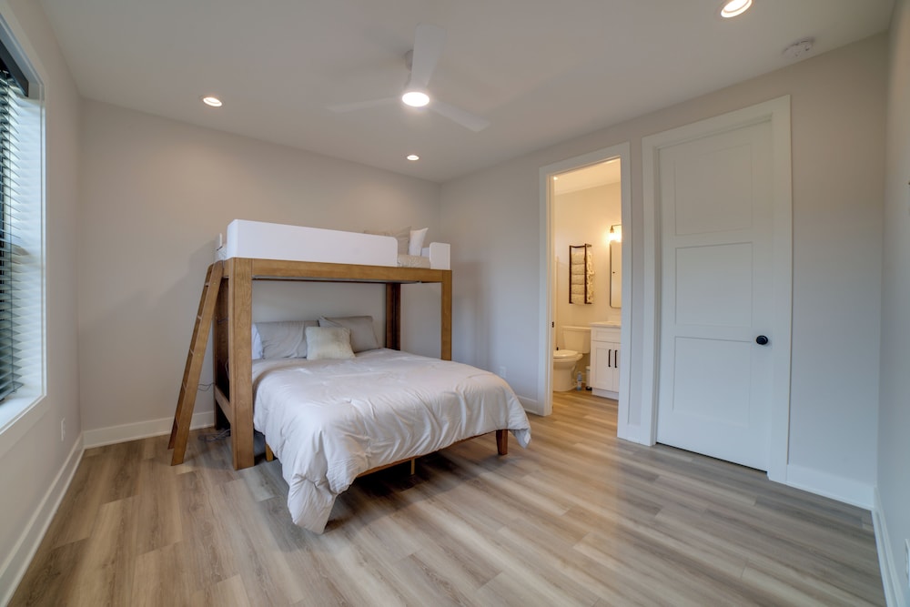 Kouts Home: High-end Retreat in Secluded Setting view 2