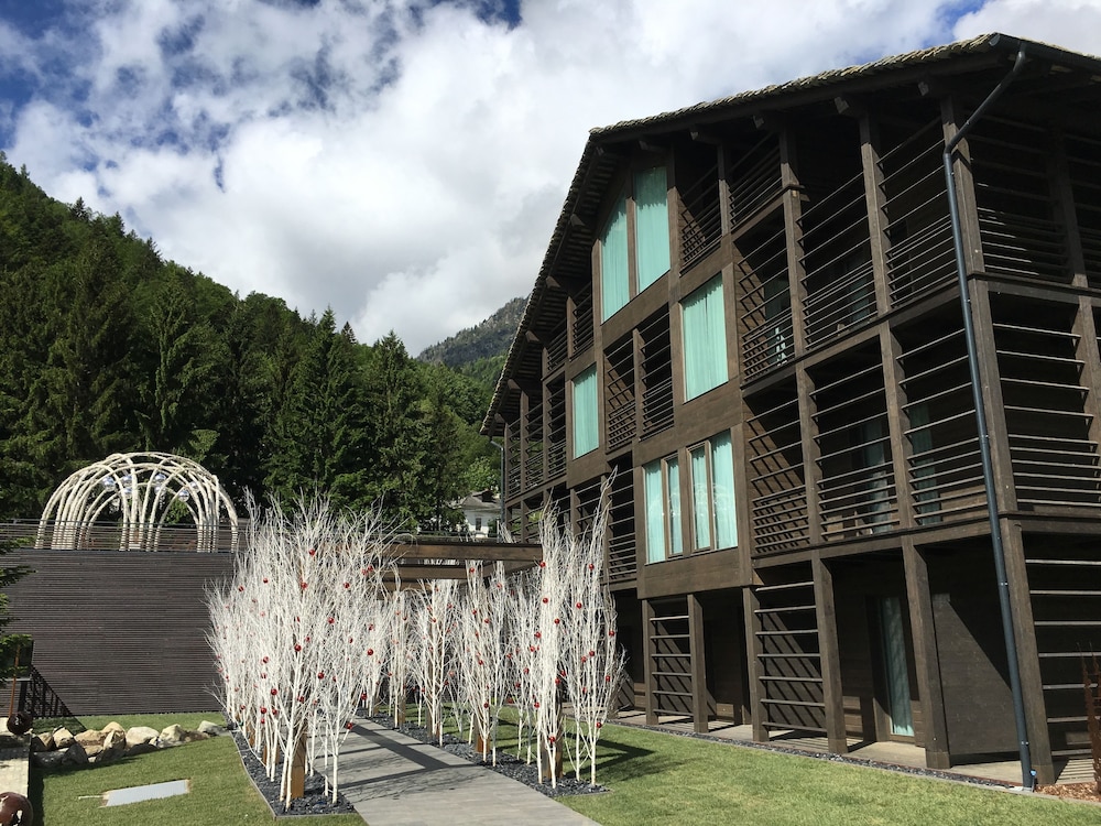 NH Collection Alagna Mirtillo Rosso
