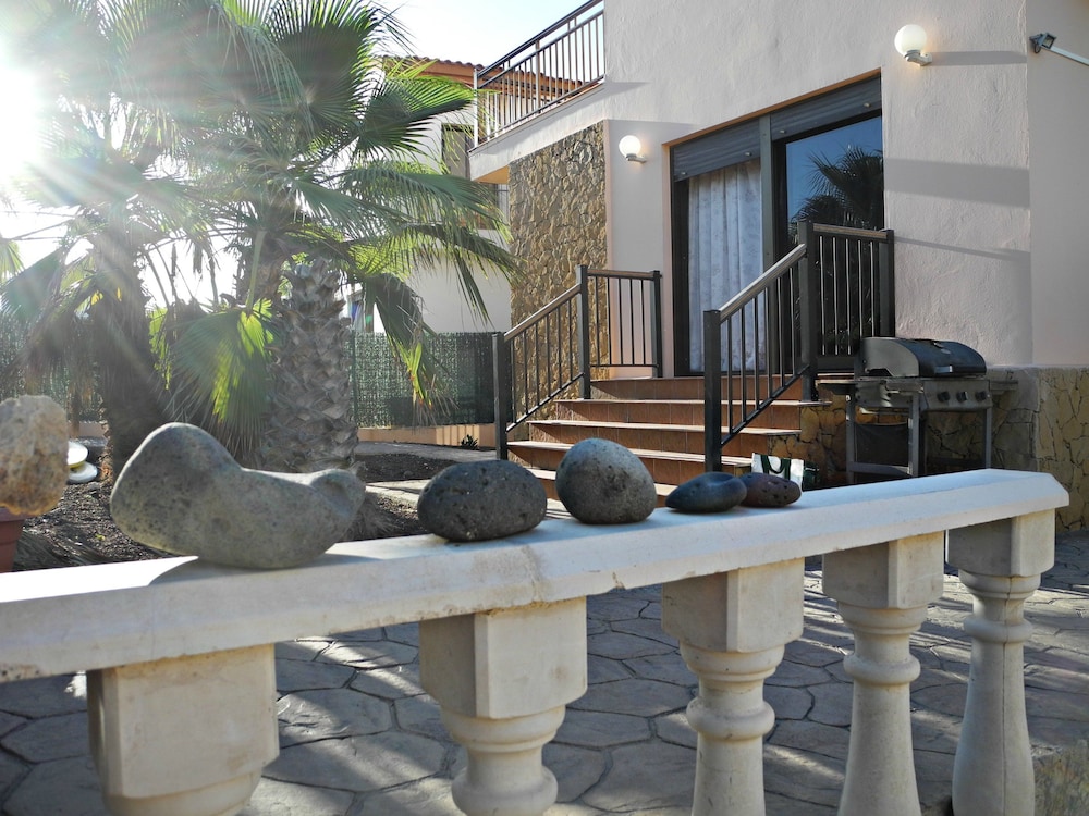 International Surf School & Camp - Hostel