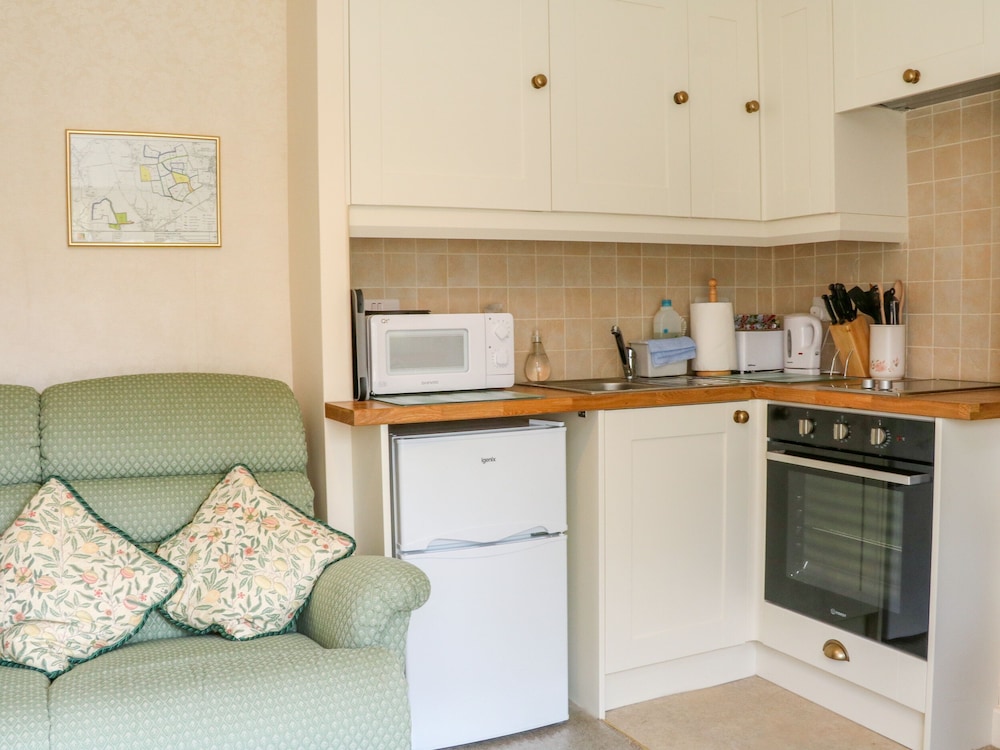 Lower Farm Annexe view 5