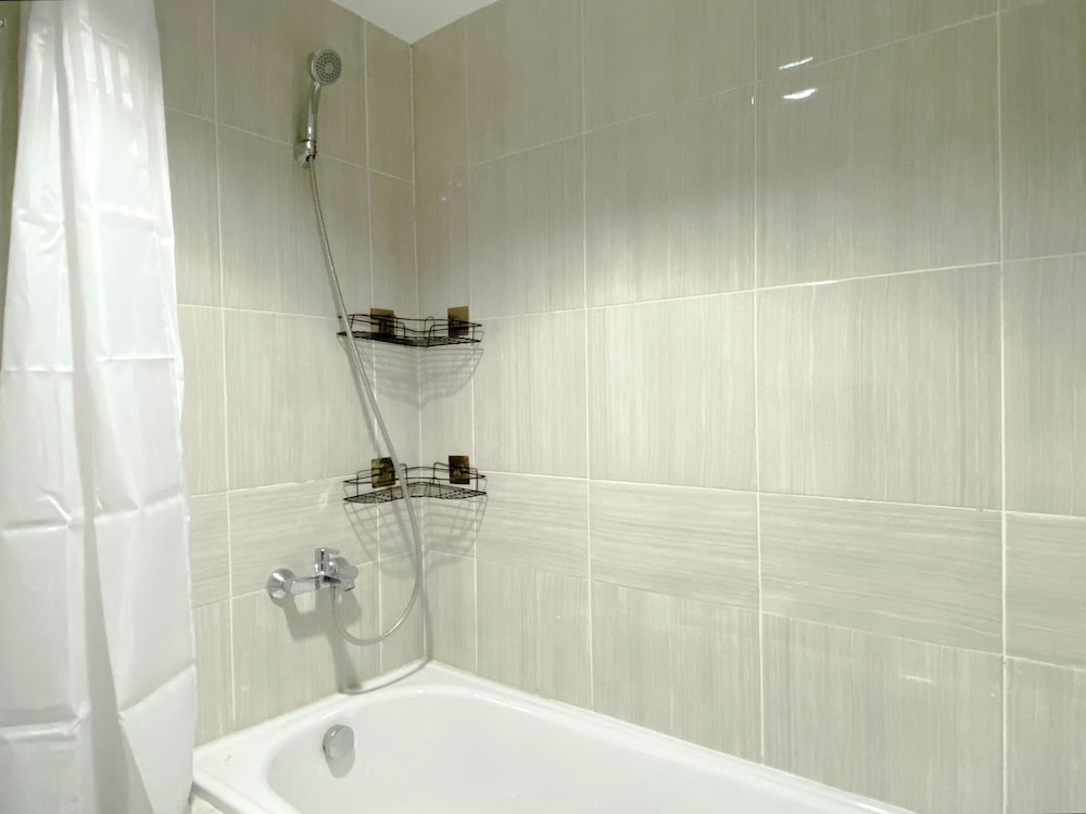 Minimalist And Enjoy Living 1Br Vasanta Innopark Apartment