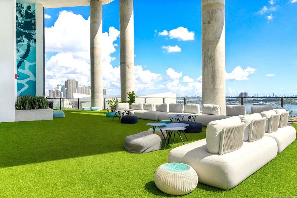 Exquisite Bay View Studio at Miami