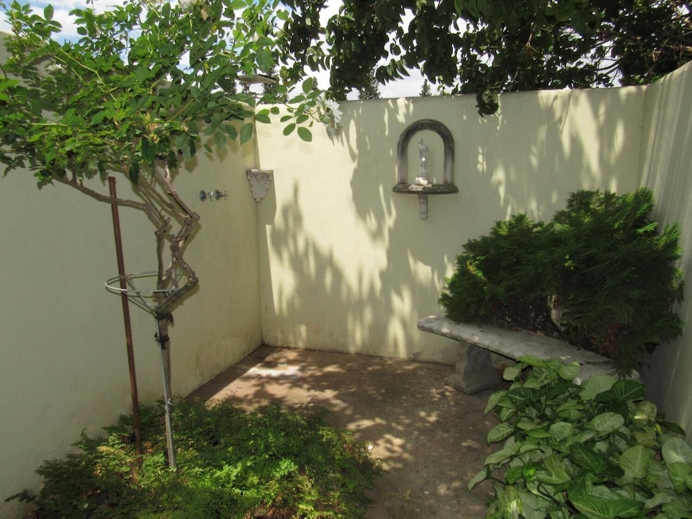 Happy Lands Self Catering B&B