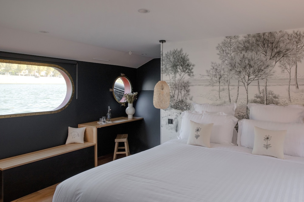 LA PENICHE - Bed And Bicycle - Tournon