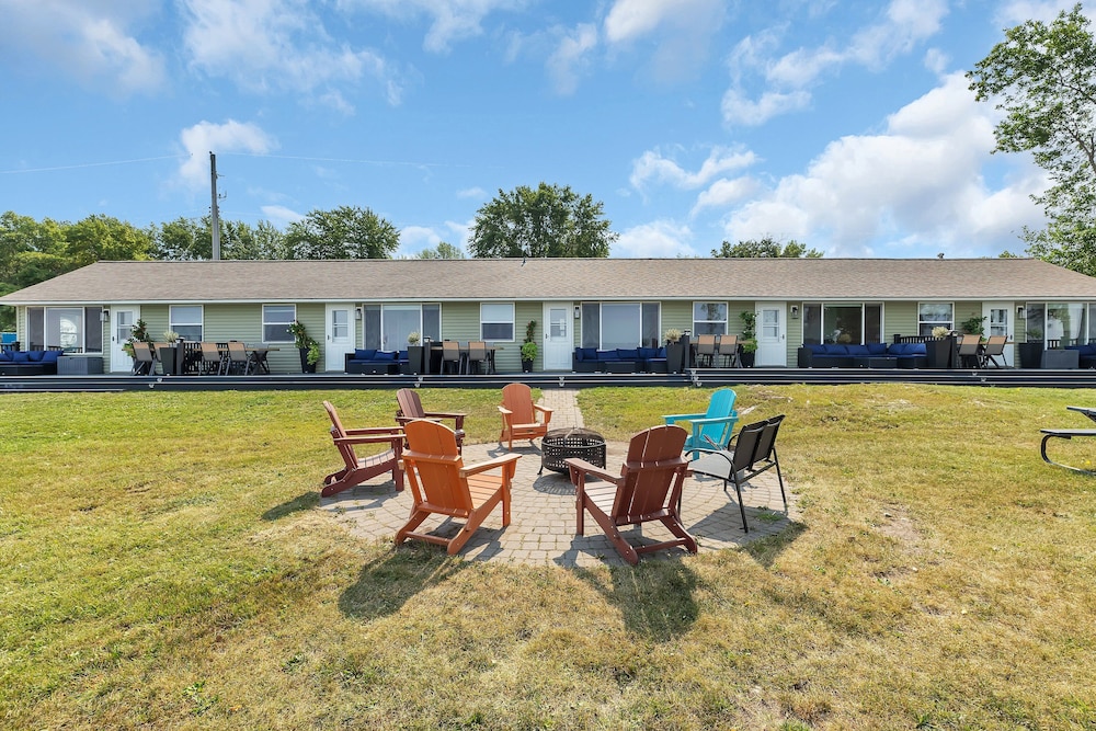 Rizzy's on the Lake - Property Image 67