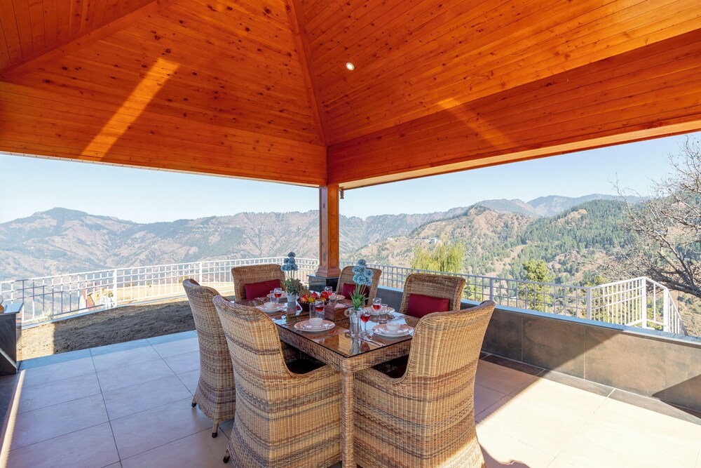 ALAYA STAYS LAFU HOUSE- WOODSCAVE