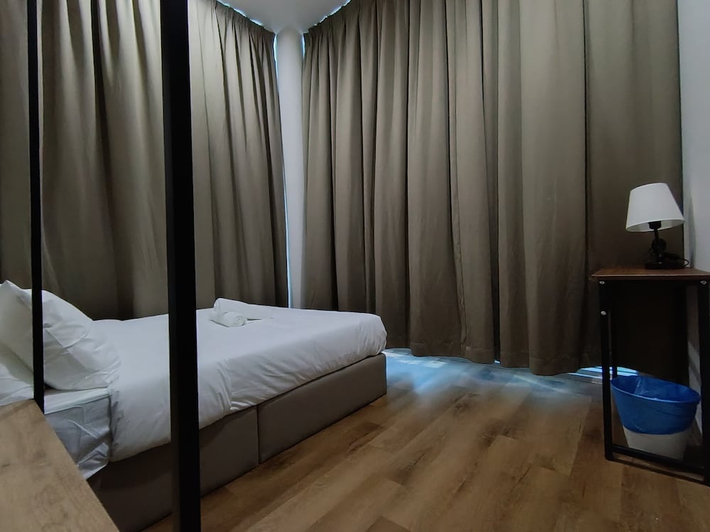 myRoom at 11 J Adams