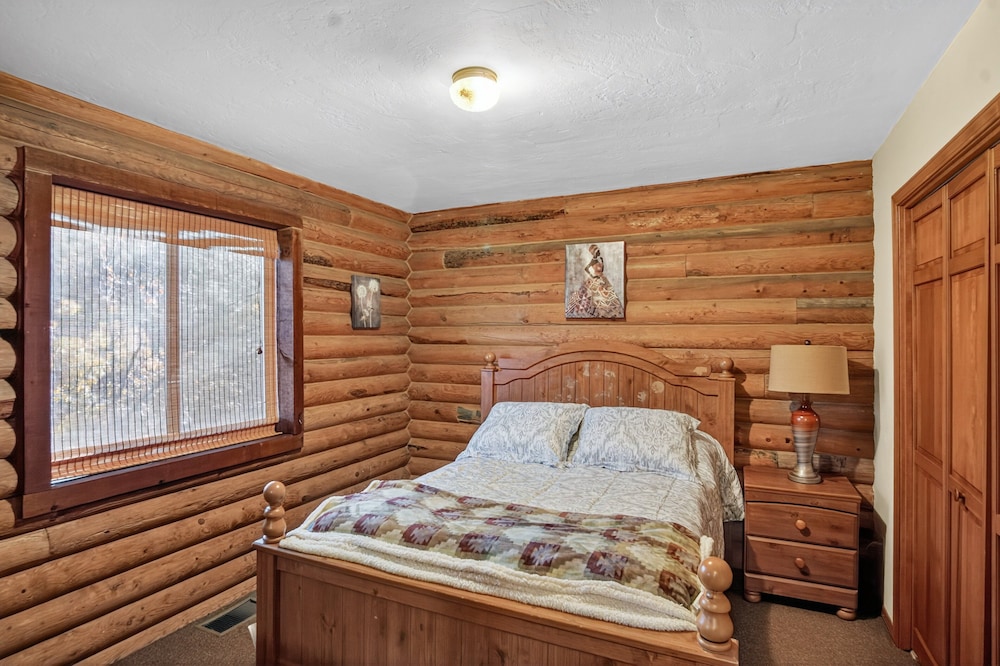 Minnie Mine Cabin Retreat 4 Bedroom Cabin