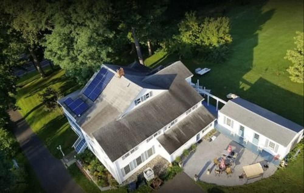 Locust Tree Bed and Breakfast LLC