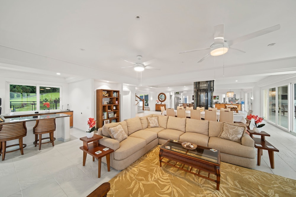 Waterfalling Estate in Ninole