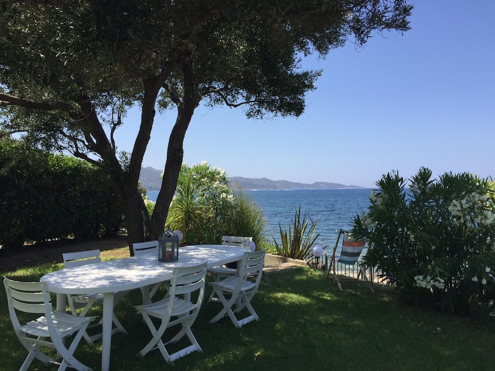 Maison Pieds Dans l eau St Florent