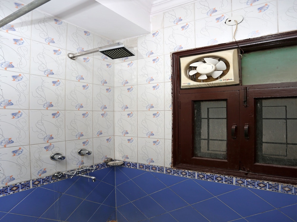 OYO 1879 Hotel Imperial Inn
