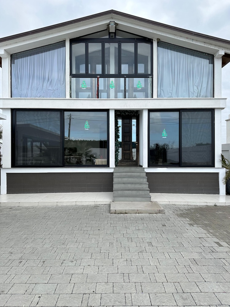 La Mirage Group Villas