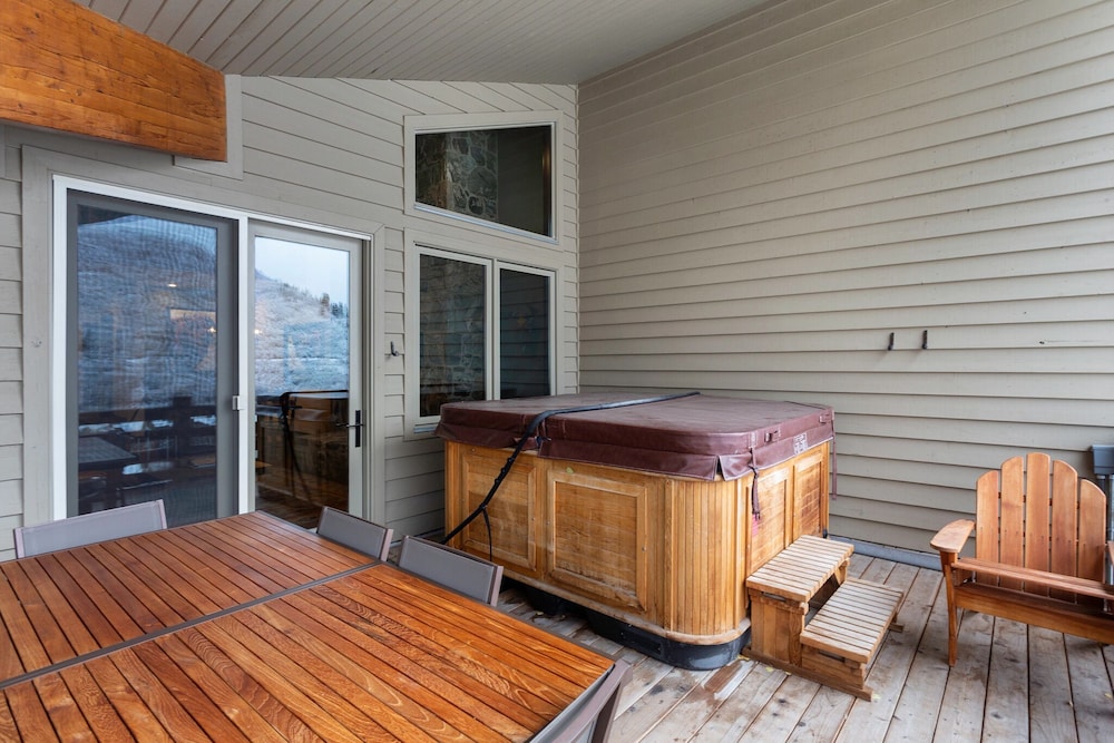Trail's End Lodge at Deer Valley Resort - Four Bedroom Residence with Spa #505 4 Condo