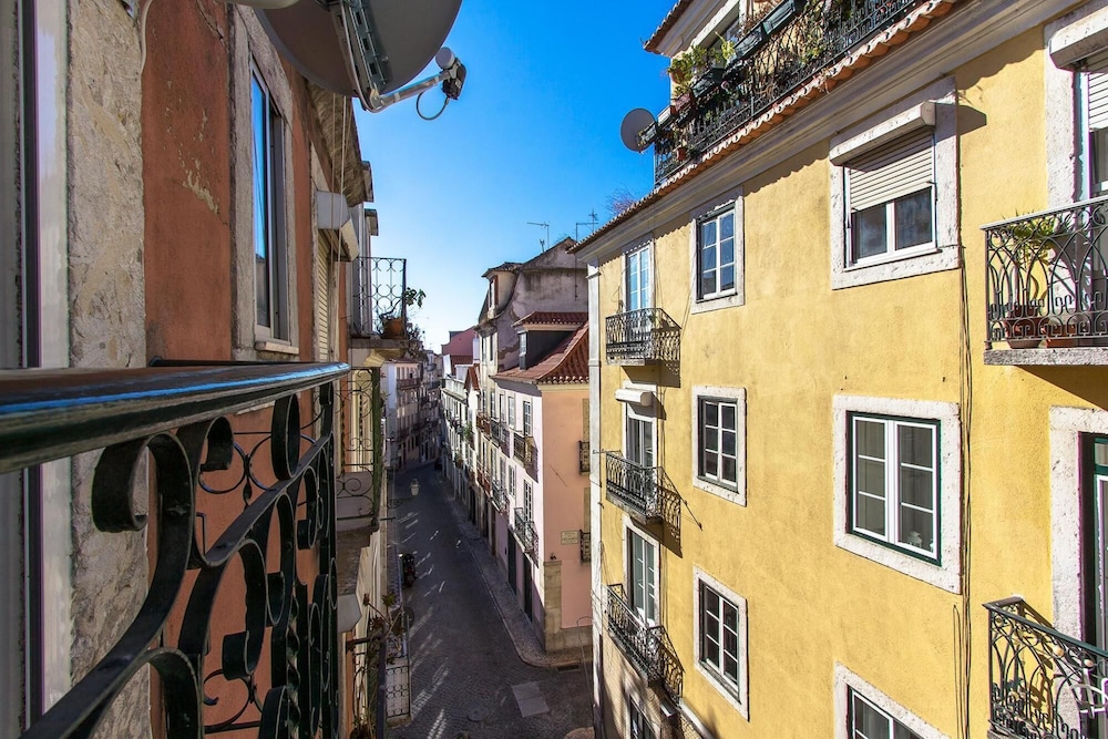 Bairro Alto Elegant by Homing