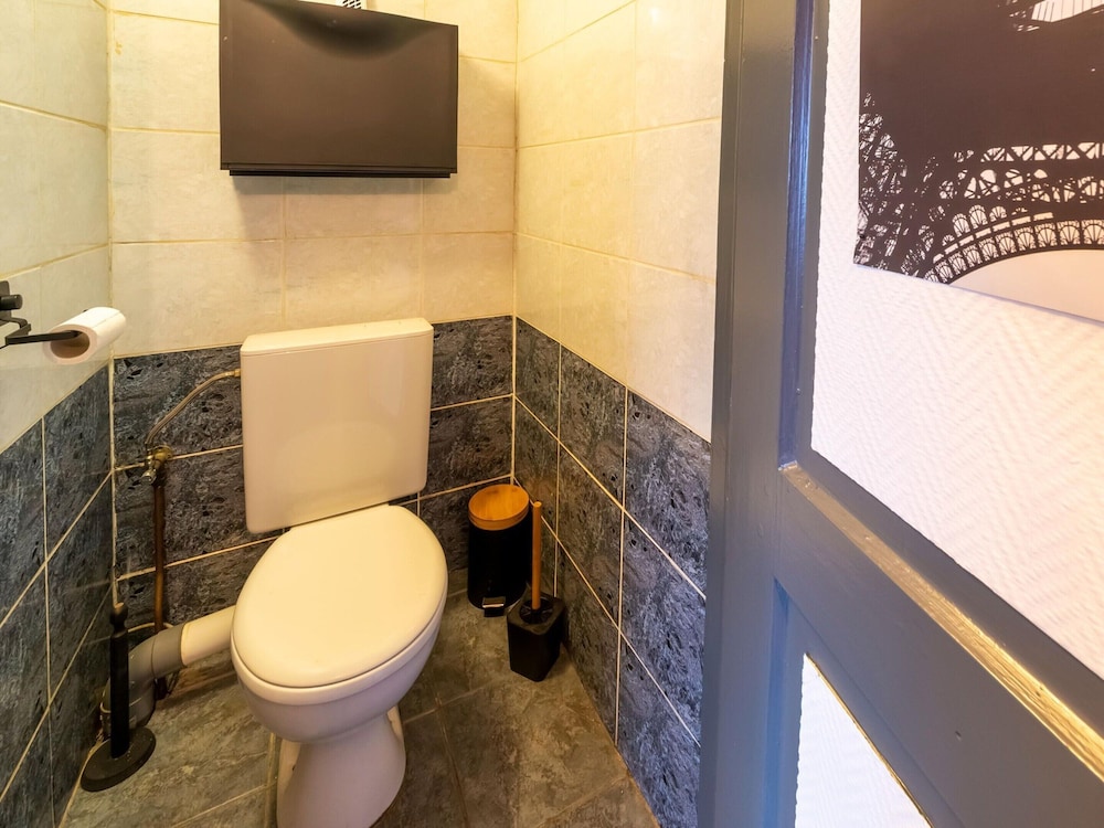 Nice Apartment in Liege With Parking