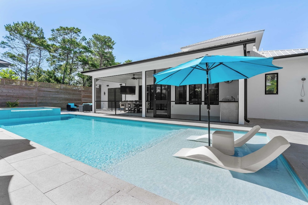 30A Happy by the Sea by Avantstay Pool, Golf Cart, Bikes