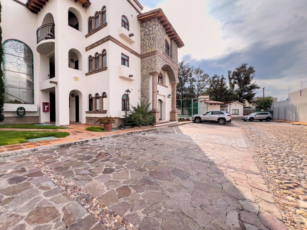 Prime Location w Amenities in San Miguel