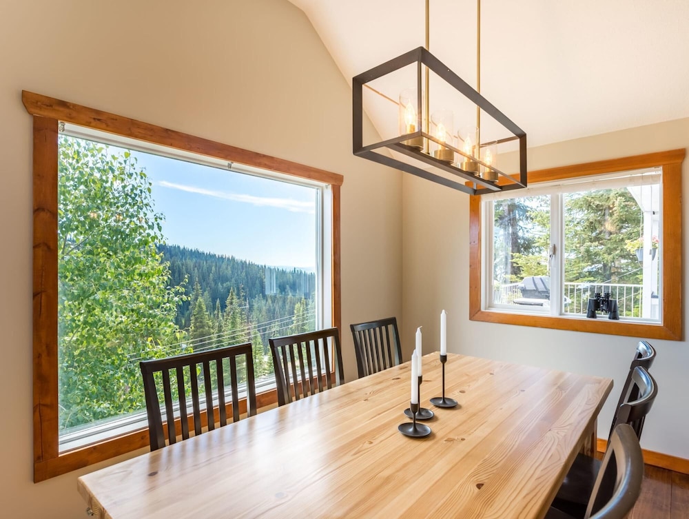 The Summit No Service Fees Hottub Patio BBQ