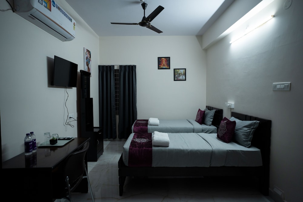 Yellow Bells Serviced Apartments Hitech City