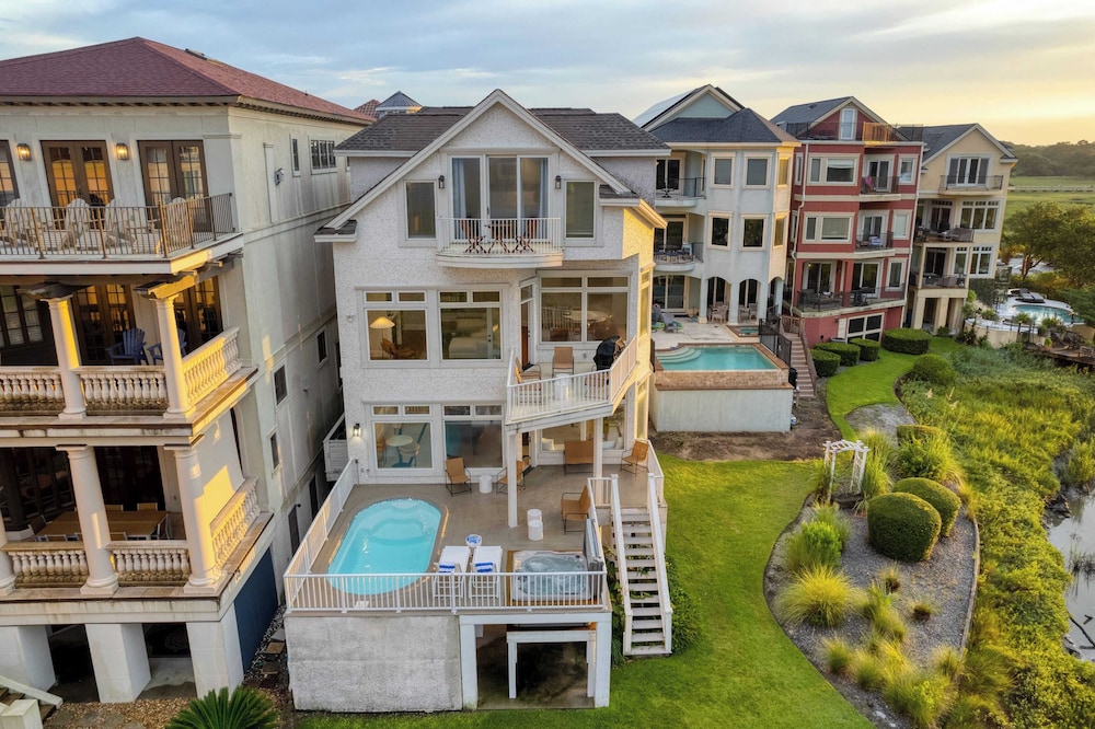 Sleeps 38 2 Homes, Steps to the Beach, Private Pool + Hottub, Game Room, Views