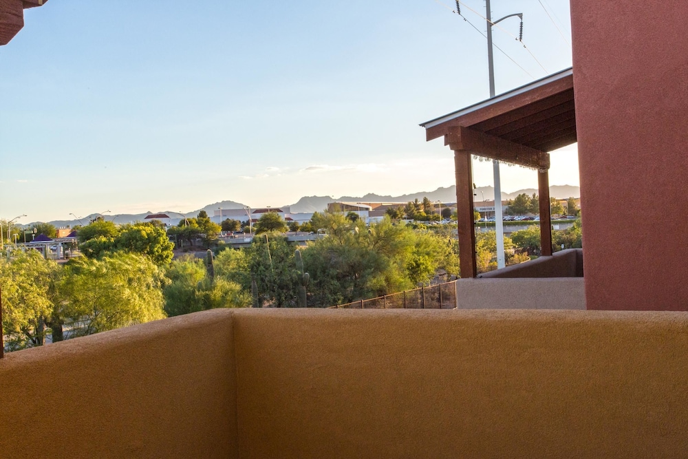 Heart of Tucson By Signature Vacation Rentals