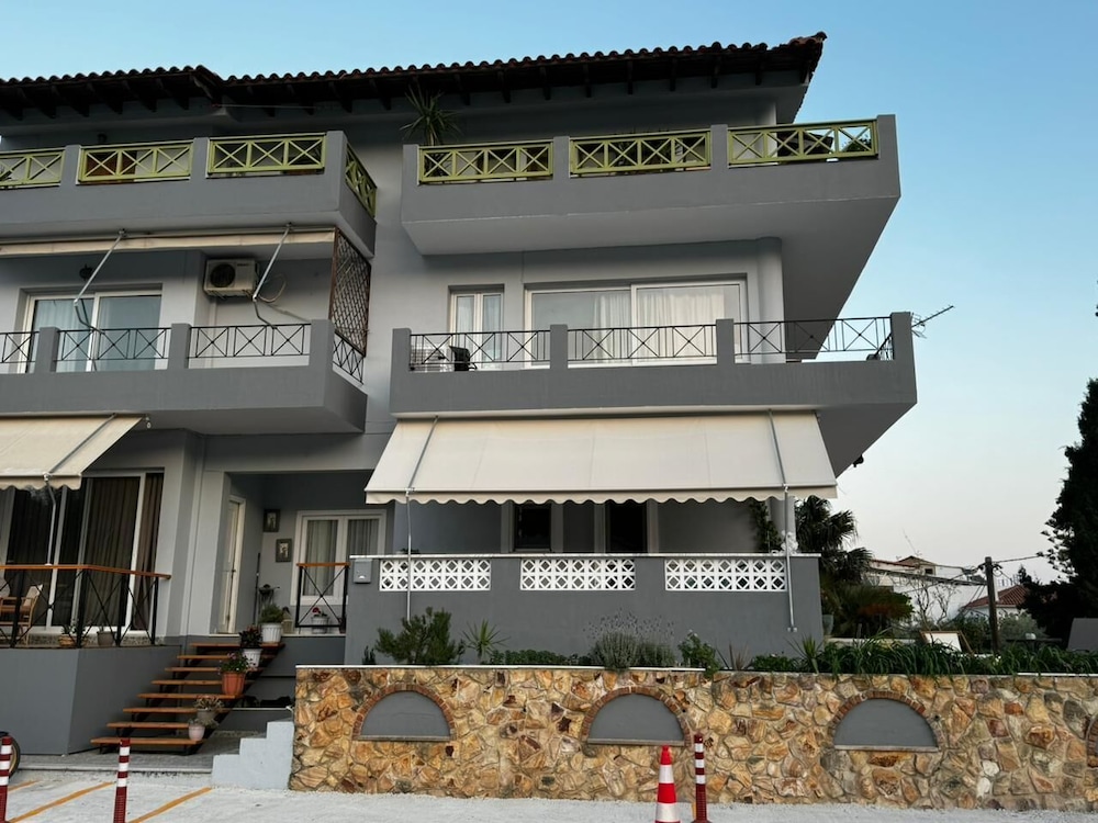 Moonbeam Townhouse Skiathos