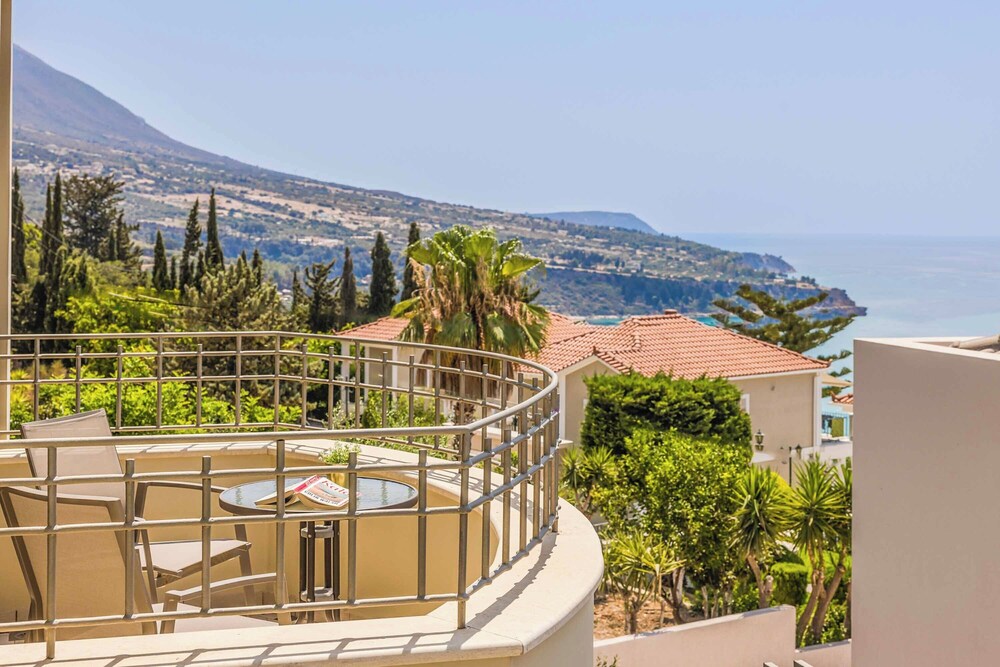 Villa Latos