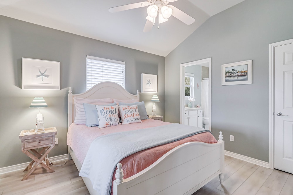 Sweet Magnolia 3 Bedroom Home by RedAwning view 5