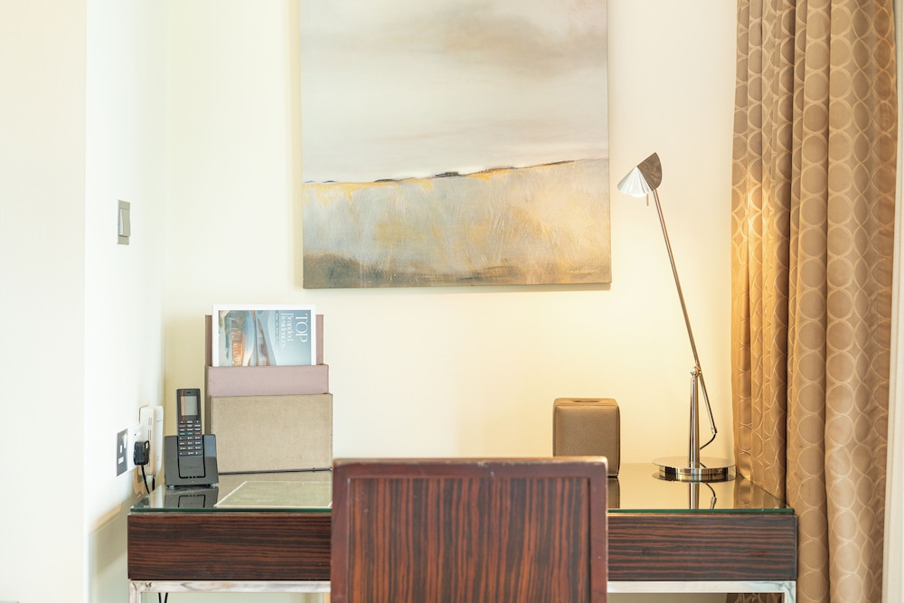 PVH - Emaar Fashion Avenue - 1BR