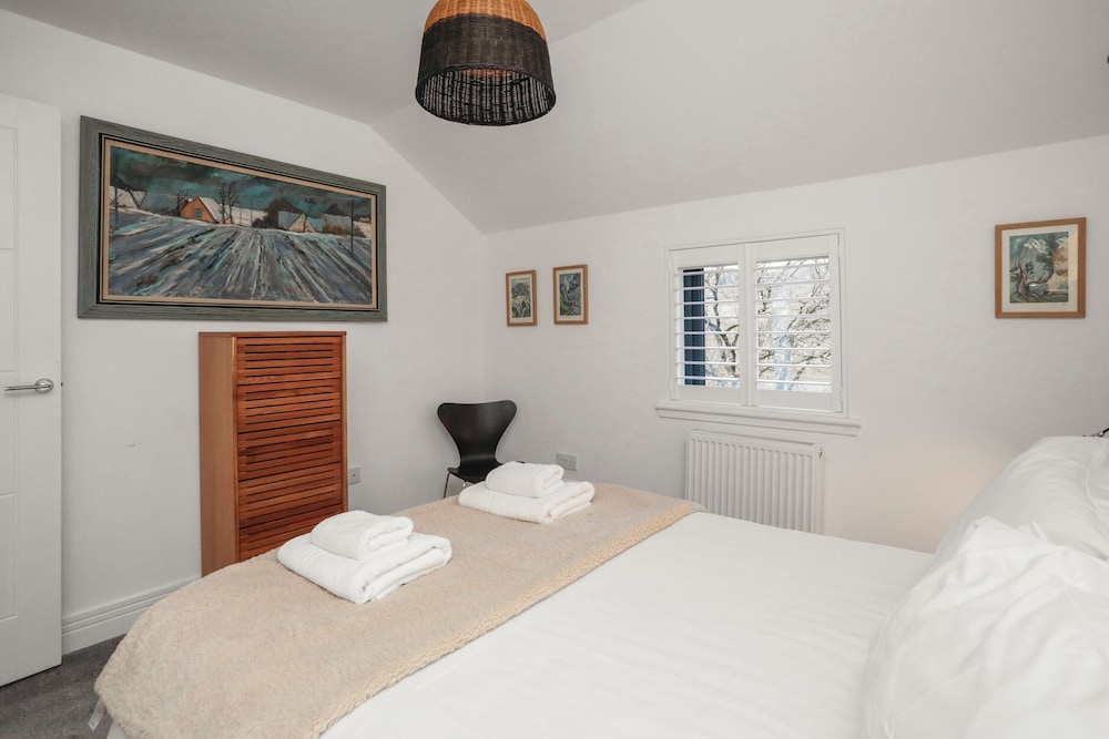 27 Strathtay Lodges