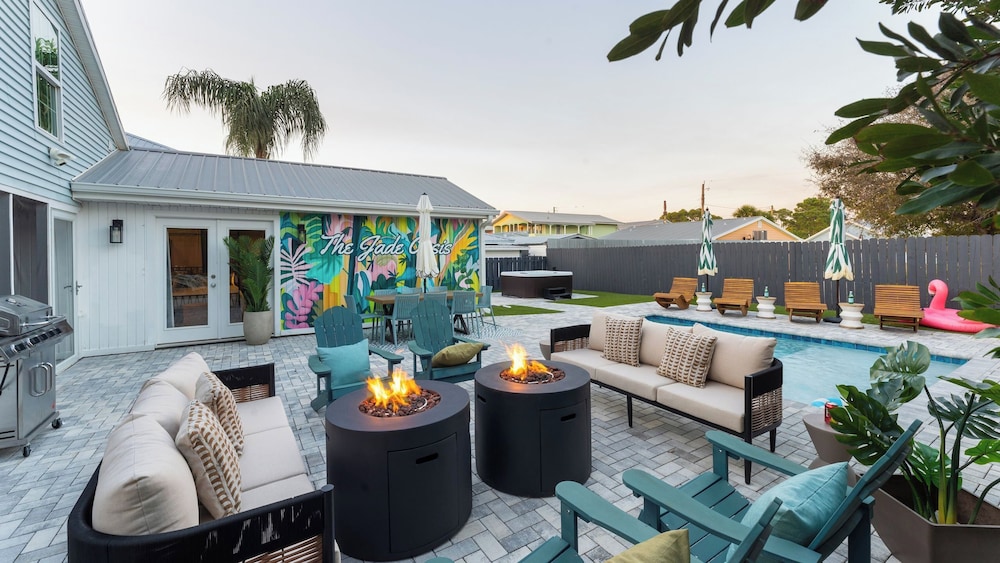PCB Stay w/ Heated Pool, Hot Tub, Bars, Game Room & Quick Walk to Beach The Jade Oasis by Avantstay