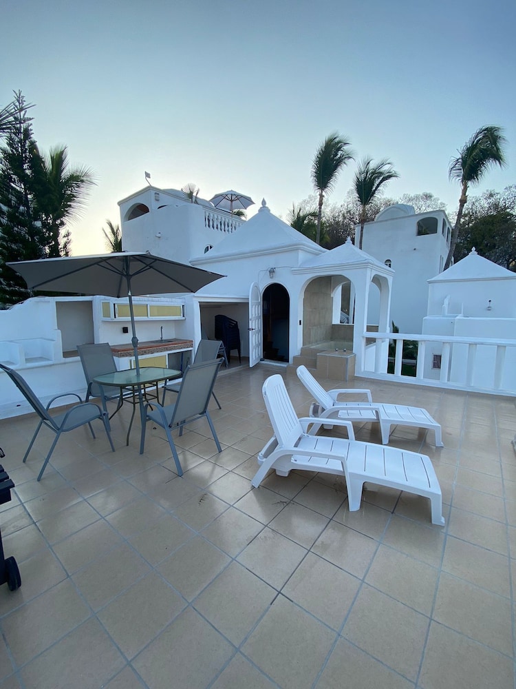 vida beach manzanillo