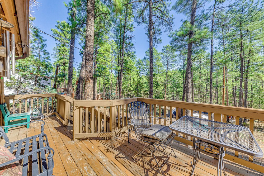 7 Mi to Ruidoso Winter Park: Quiet Cabin w/ Deck view 2