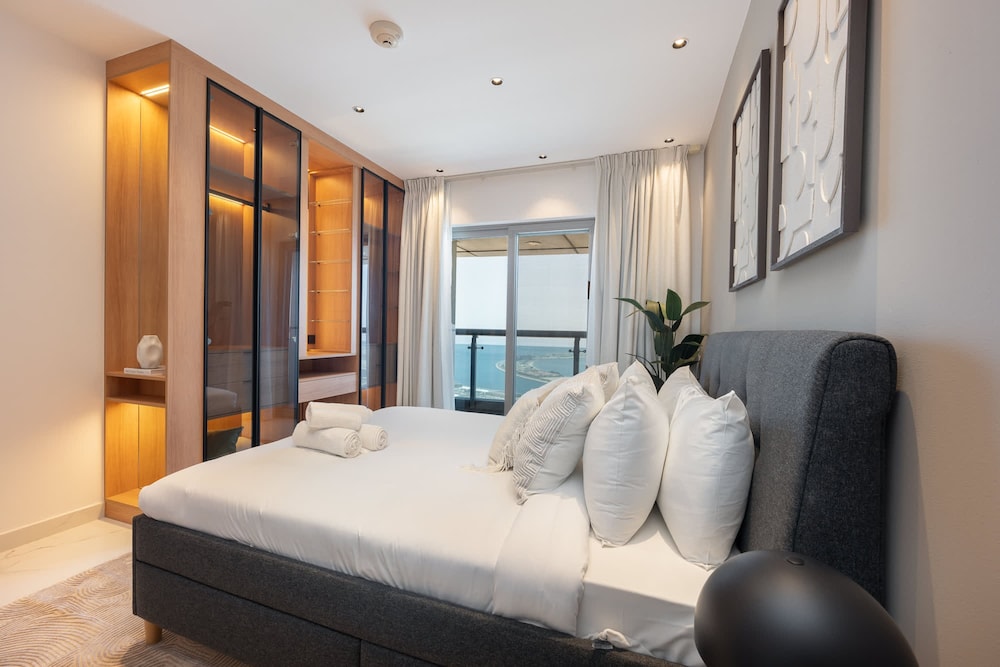Luxurious 2-bedroom Apartment Perfect for Families in Dubai Marina