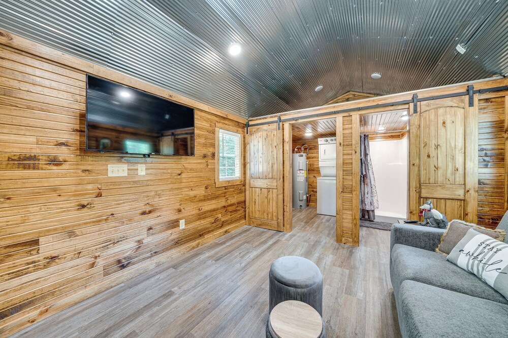 Couples Cabin in Broken Bow ~ 5 Mi to Downtown!
