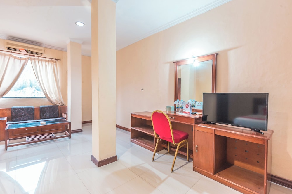OYO 94759 Hotel Taman Cibinong