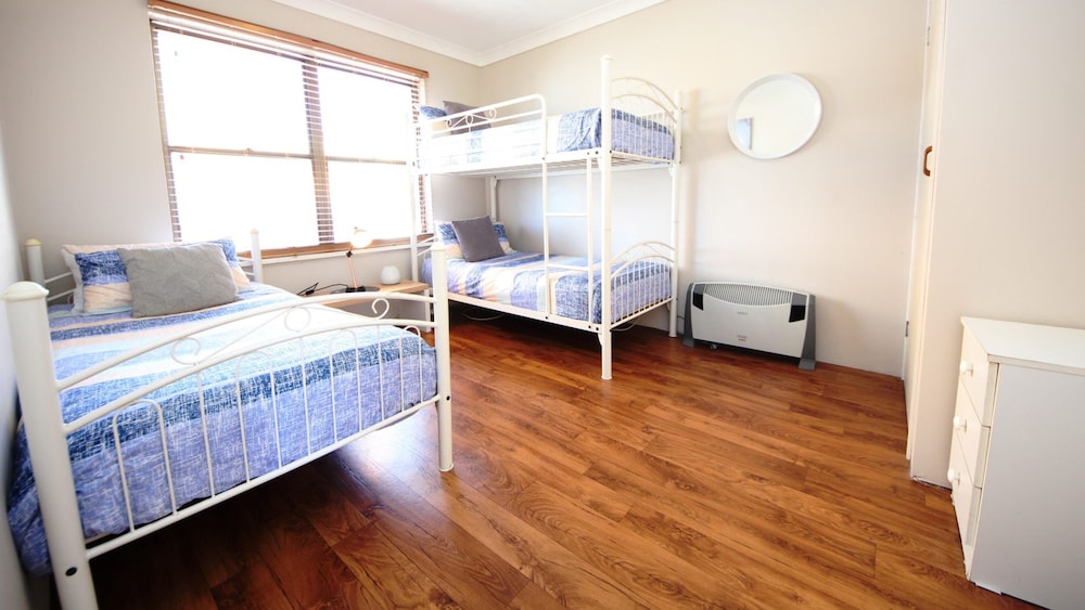 Dunbar Court Unit 5 at South West Rocks