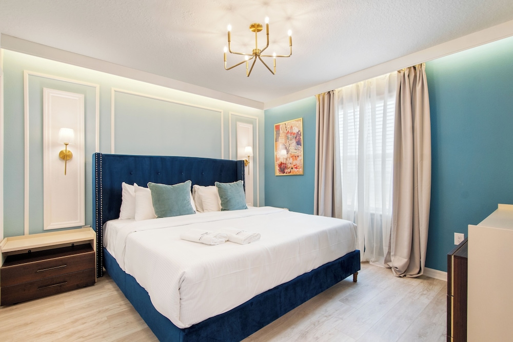 15993CCL Windsor Cay Resort