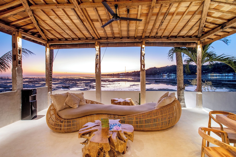Sunset House Ceningan