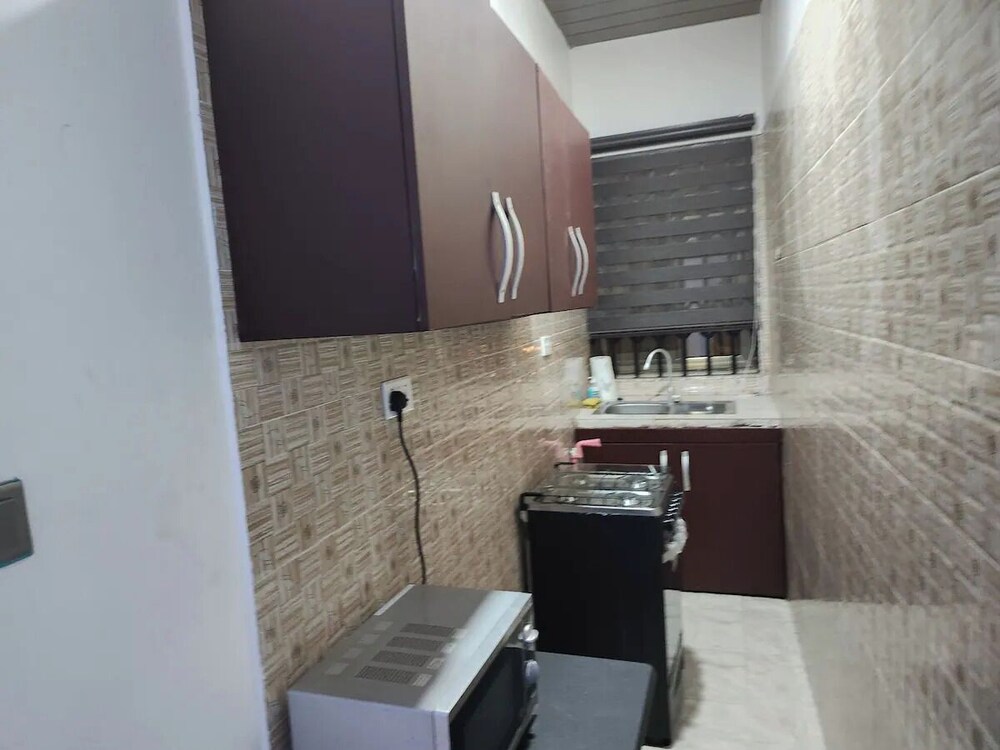 Beautiful Cozy 2 Bed Near Highway