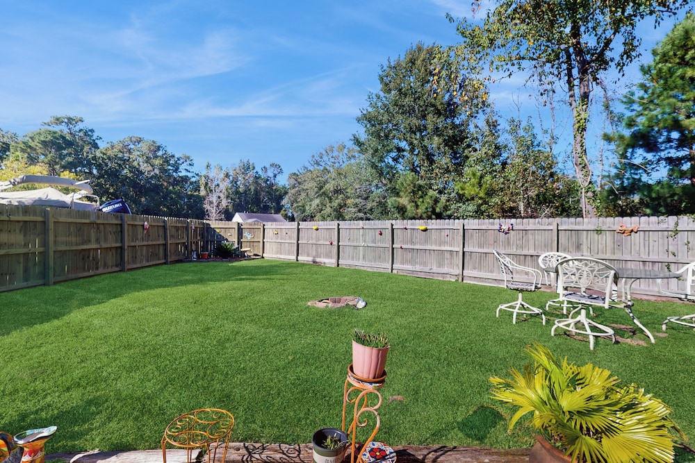 Dog-friendly Family Home w/ Patio & Fire Pit!