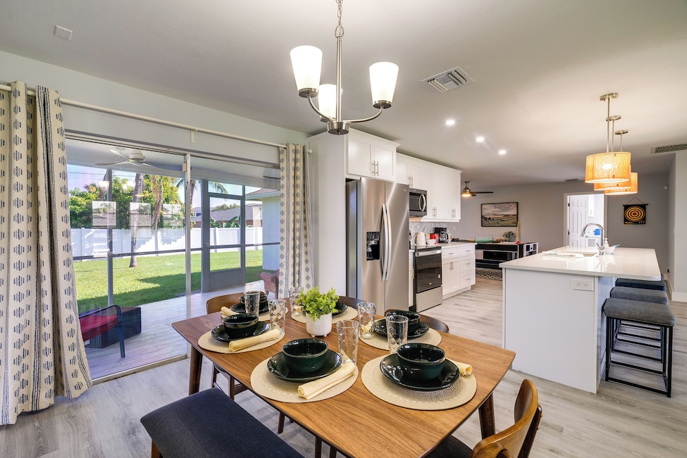 Game, Shop & Beach-hop: Family Home in Cape Coral