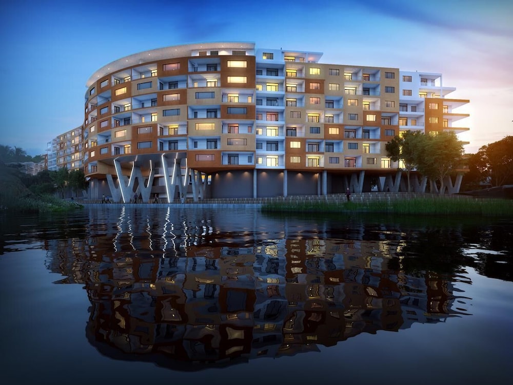 Waters Edge 521 view 5