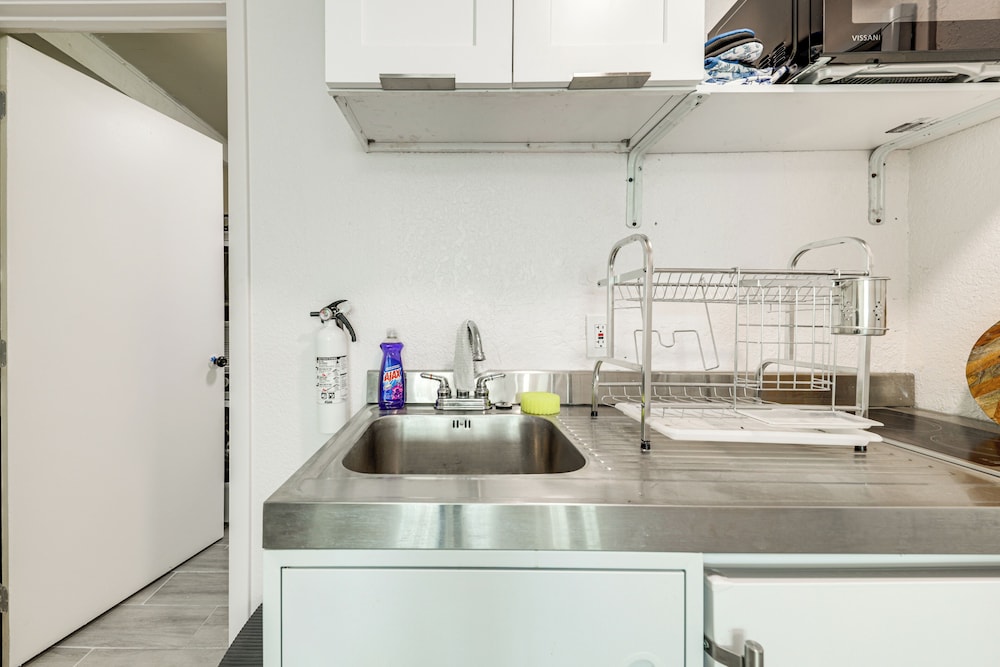 2 Mi to Hard Rock Stadium: Studio in Miami Gardens