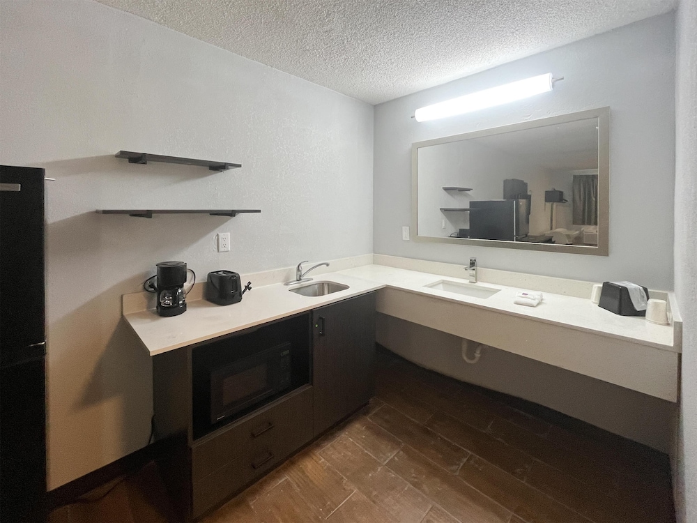 Studio 6 Suites Hurricane, Wv