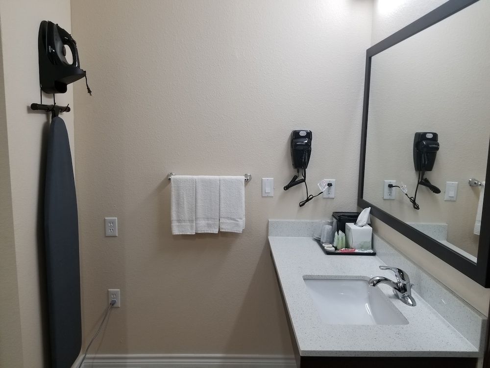 Scottish Inns & Suites