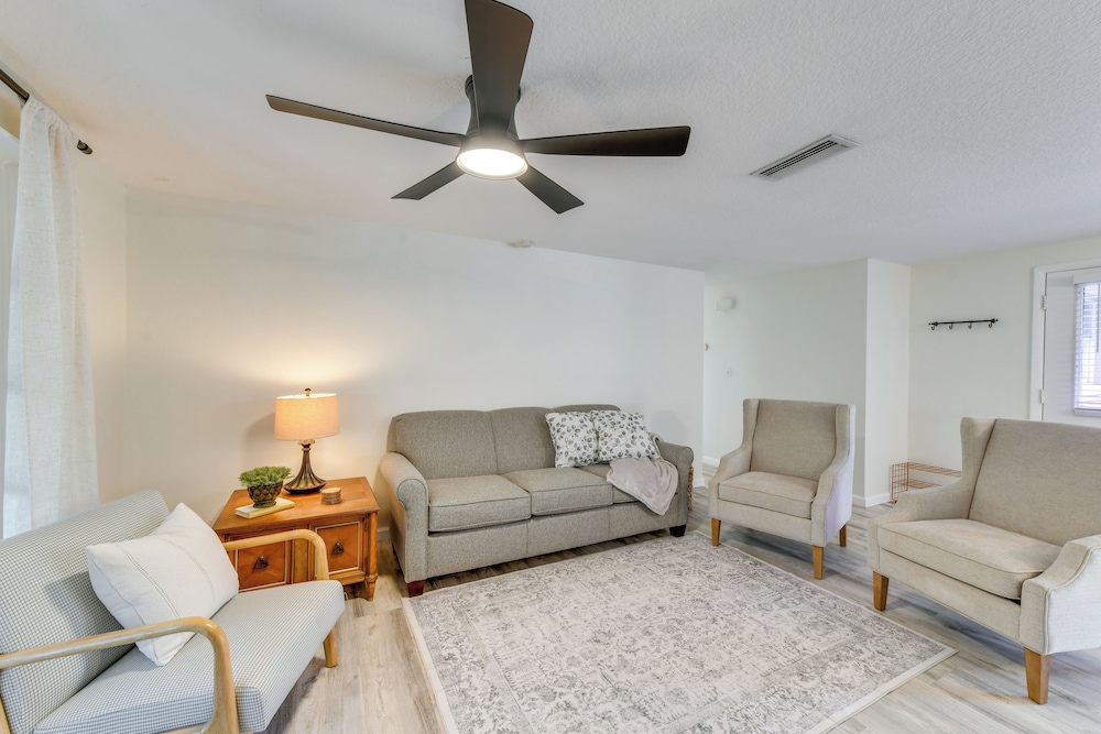 Near Beaches + Downtown: Sarasota Home w/ Lanai