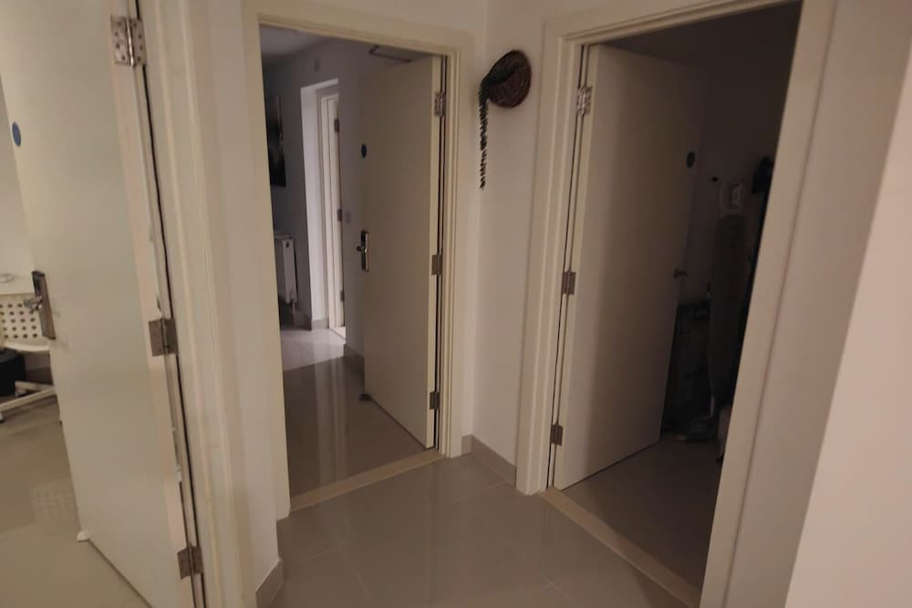 Leeds 3 Bed En-suites Apartment Retreat- Sleeps 9
